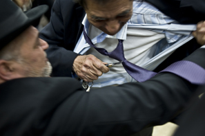 3. Partirse la camisa